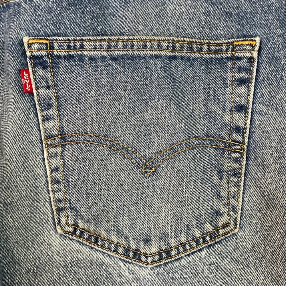 Levi 501 Jeans Mens 40x28 Blue Straight Leg Denim Light Wash Classic Casual